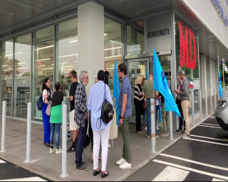 Bagno vietato, provvedimento disciplinare alla direttrice del supermercato